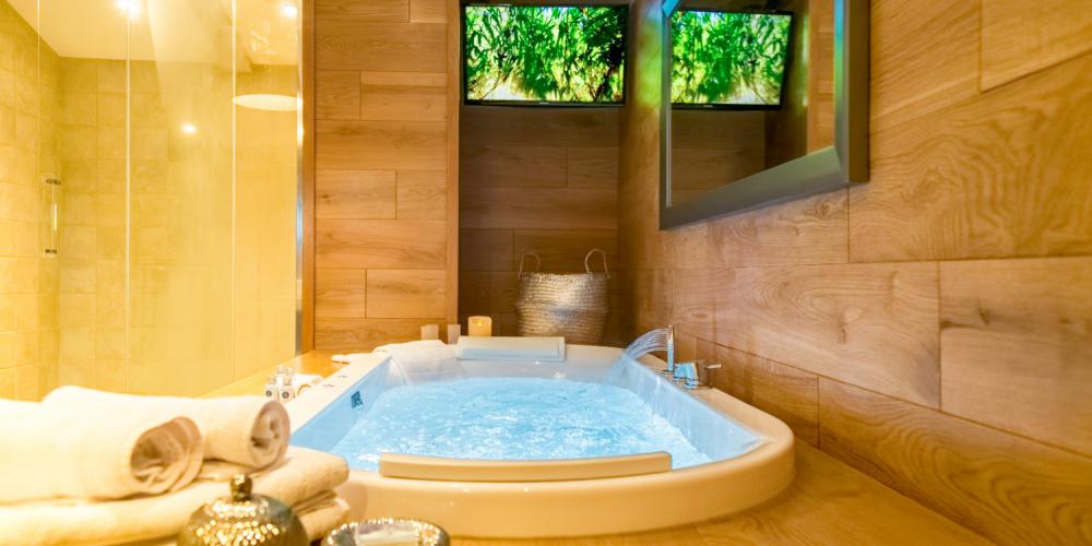Jacuzzi in Business Bay Jacuzzi in Business Bay